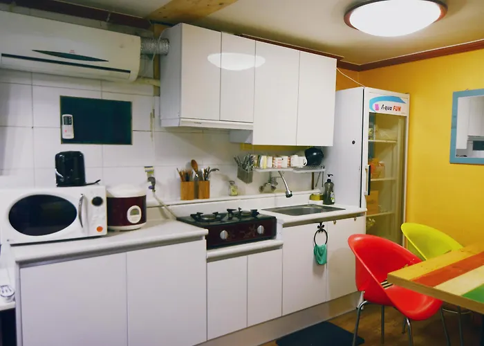Yakorea Itaewon Hostel *