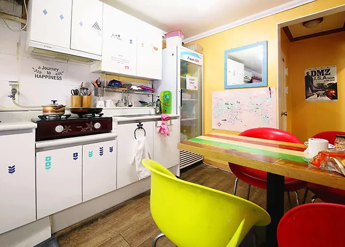 Yakorea Itaewon Hostel *